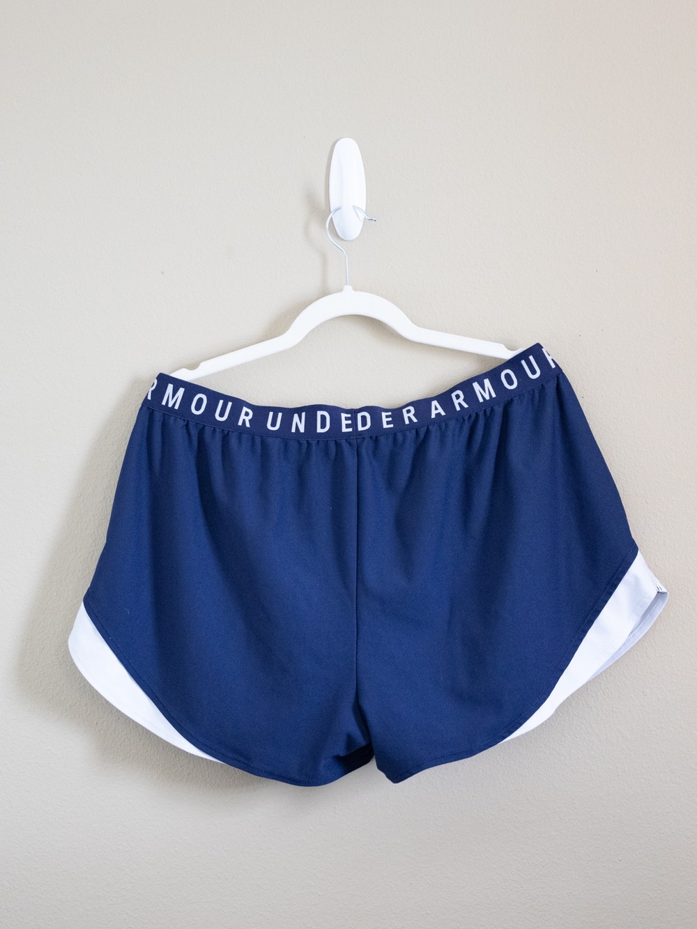 Women’s Under Armour HeatGear Athletic Running Shorts - Picture 2 of 3